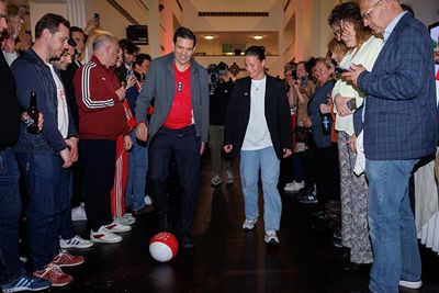 Dan is het toch echt tijd voor de aftrap! © Pro Shots