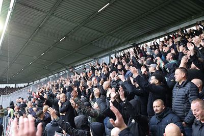 Totale gelatenheid valt als een deken over het uitvak. © De Brouwer
