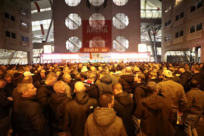 Toch blijven we houden... © De Brouwer