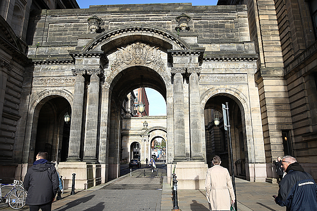 Glasgow is echt een mix van oud en nieuw. © De Brouwer