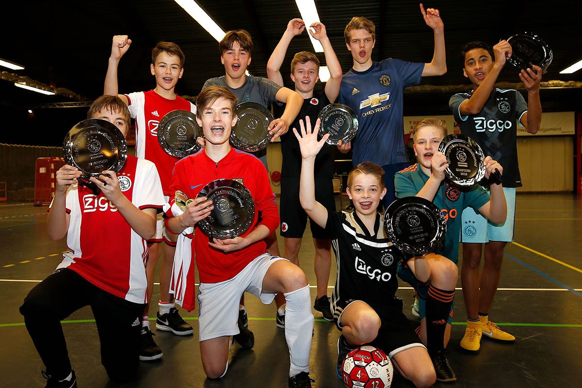1200-zaalvoetbaltoernooi-ajs
