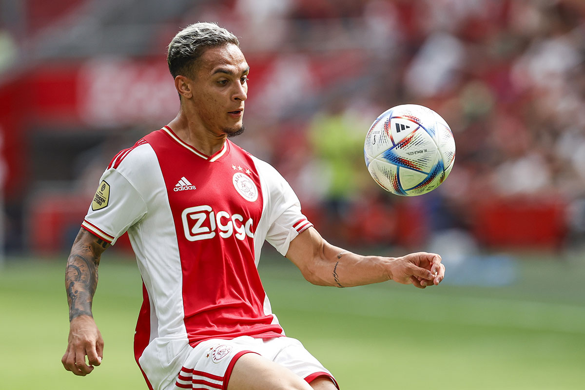 Antony Reageert 1200