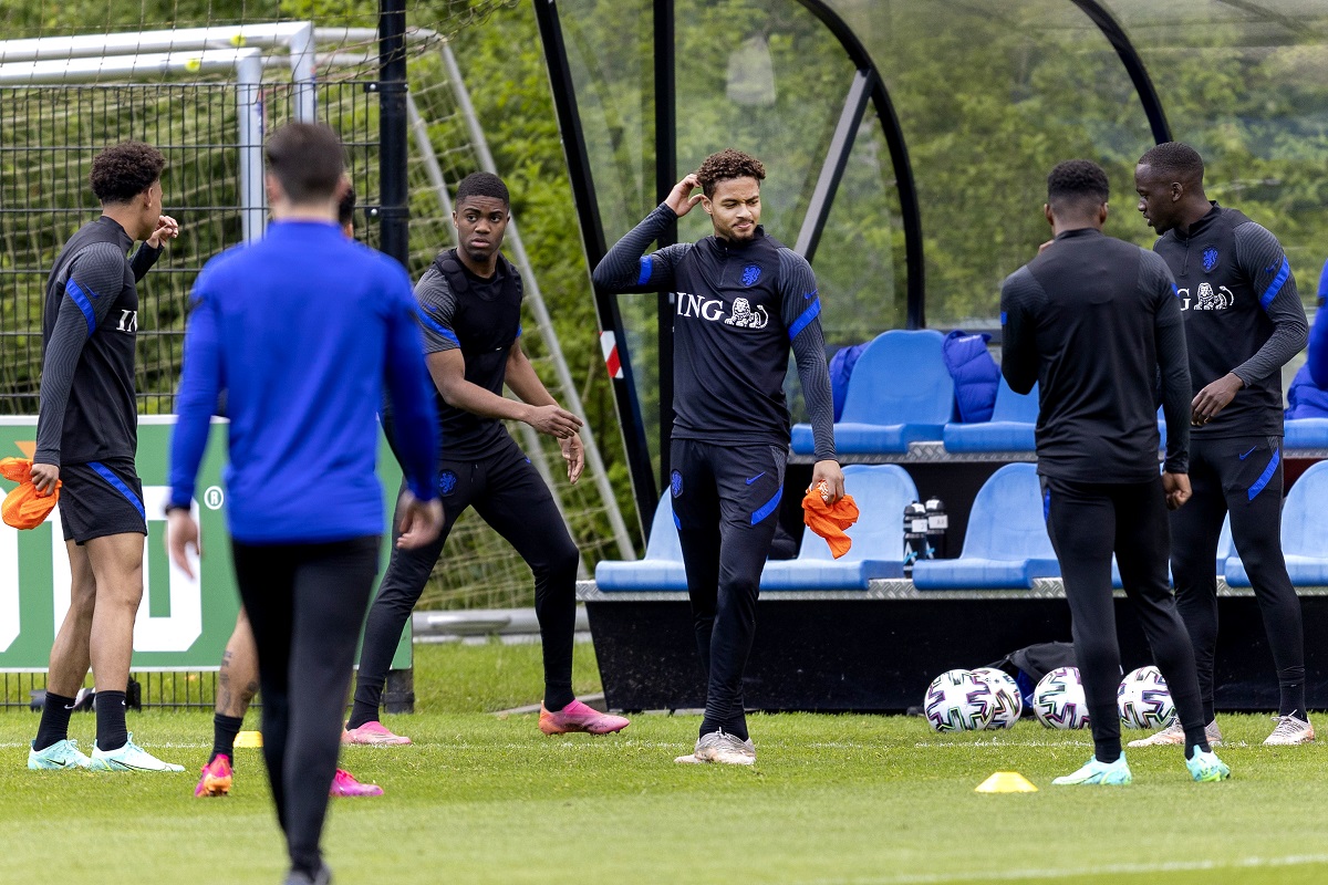 Jongoranjerensch1200