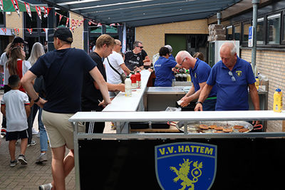 Er gaat niks boven de geur van verse hamburgers. © SV Ajax