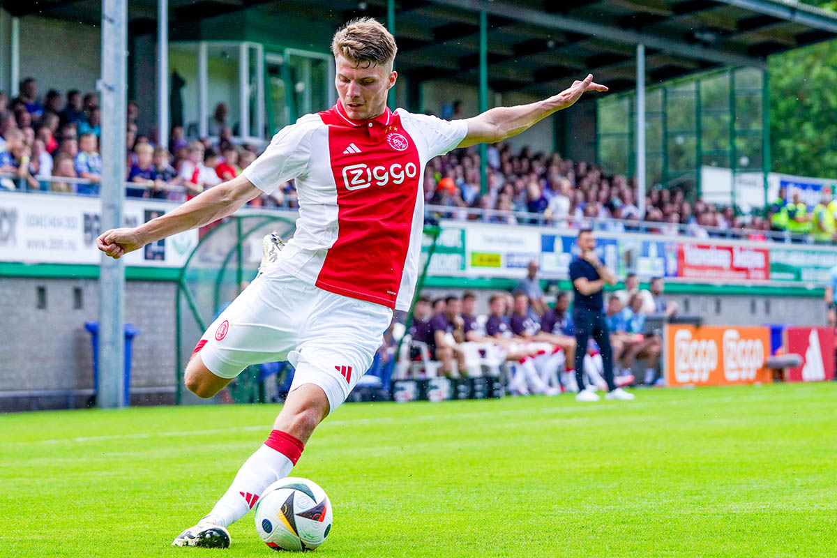 TV-tip: zo volg je Ajax tijdens oefenduel met Rangers FC