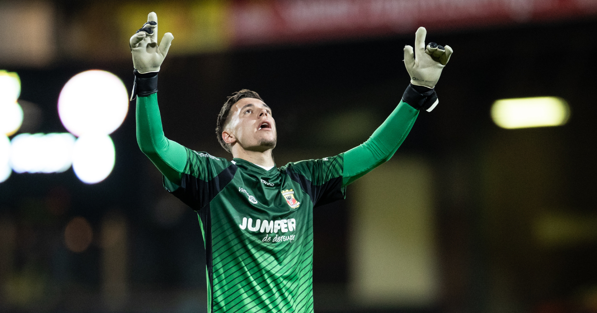 Vereerde Gorter hoopt ervaren keepers bij Ajax op te volgen - Vimarsana News