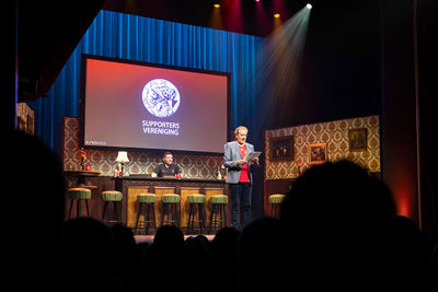 Eerst brengt Heerschop een ode aan 125 jaar Ajax. © Pro Shots