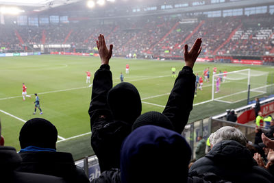 Maar blij worden ze niet van wat Ajax laat zien tegen het B-elftal van AZ. © De Brouwer