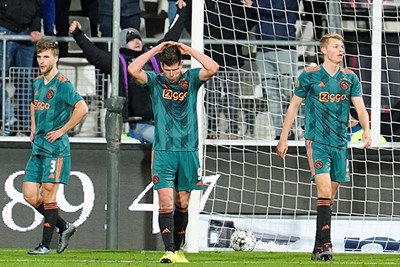 ALKMAAR, 15-12-2019 , AFAS Stadium, Dutch Football Eredivisie Season 2019 / 2020. AZ - Ajax 1-0 . Joel Veltman, Klaas Jan Huntelaar and Perr Schuurs dejected after the 1-0