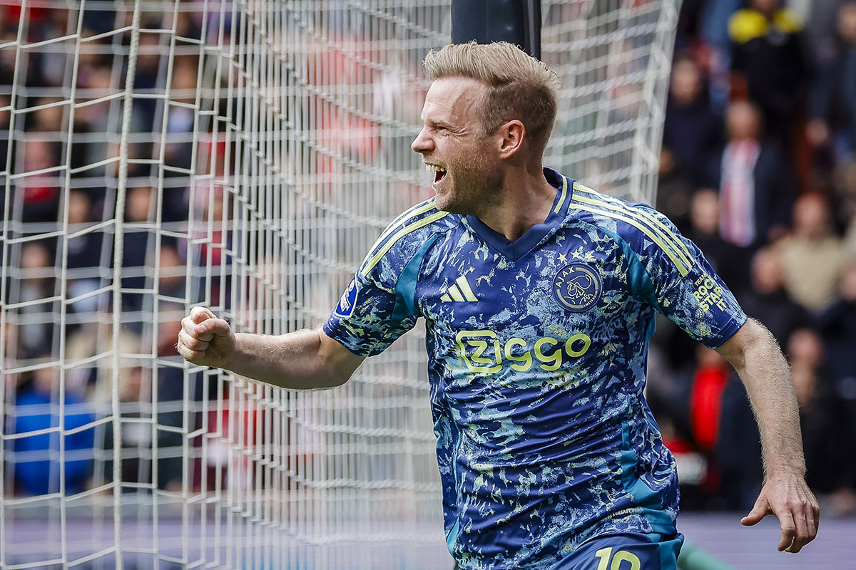 Ajax Wint Van PSV 1200