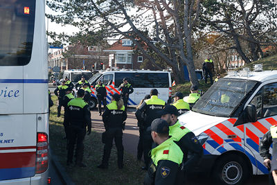 En we staan nog steeds in de wacht... © De Brouwer